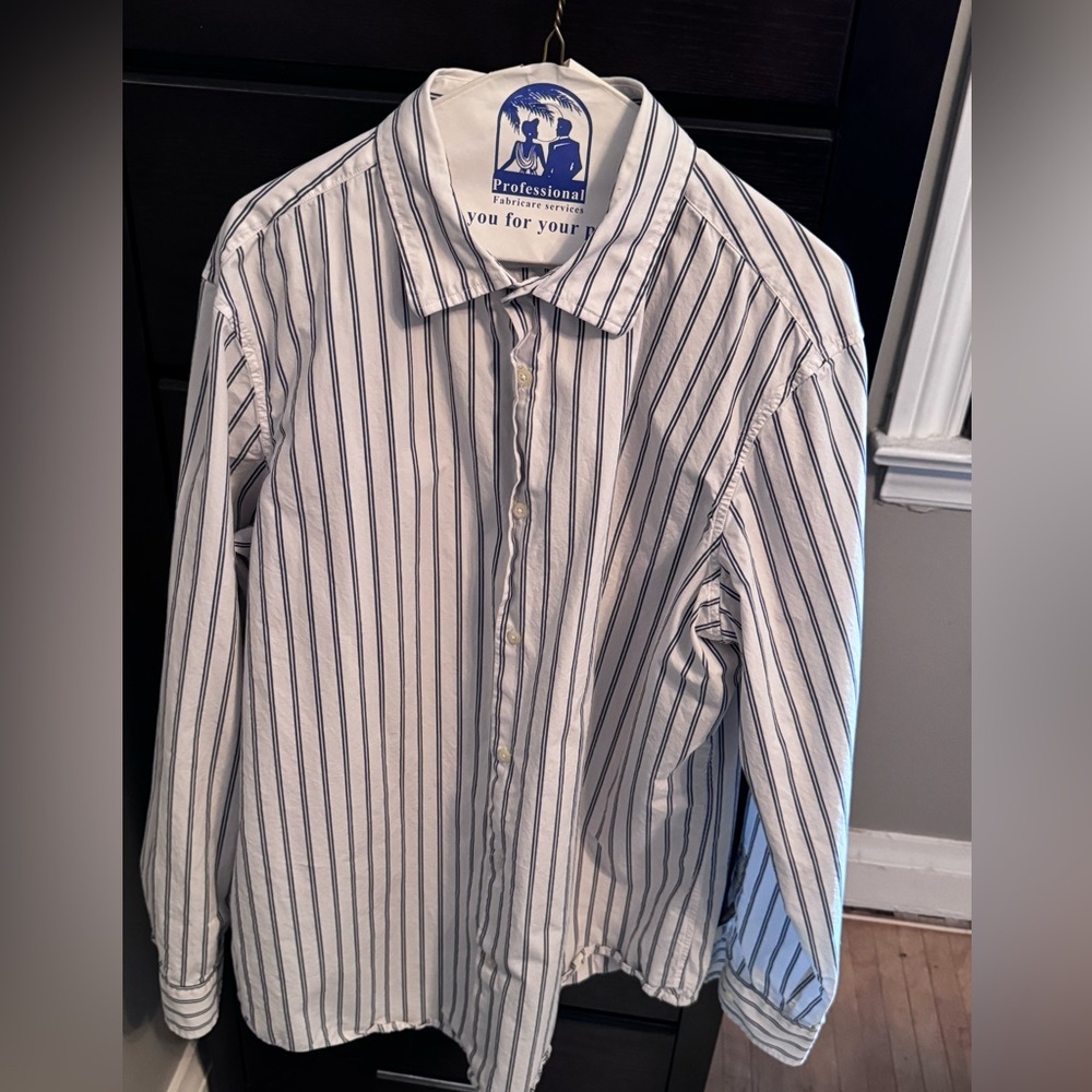 👔✨ Banana Republic Men's 100% Cotton Striped Shirt – Timeless Everyday Luxury ✨